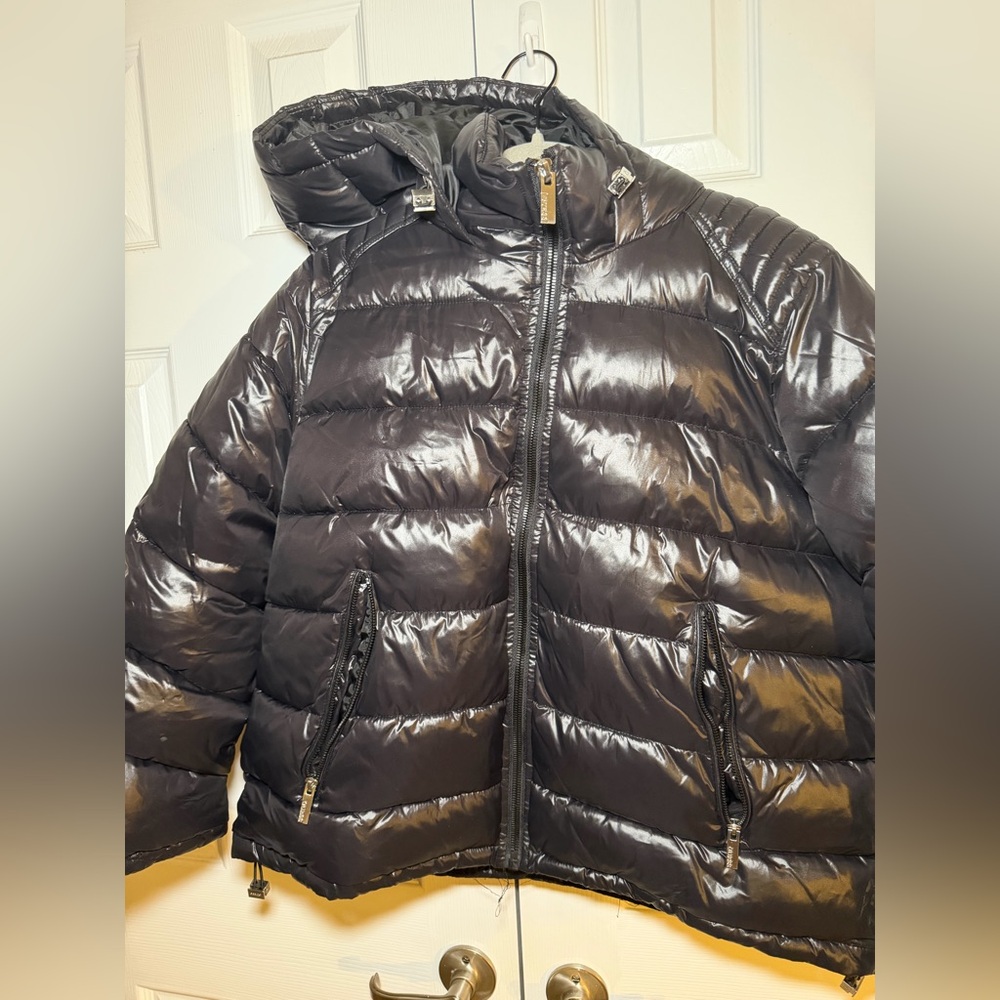 GUESS Glossy Black Puffer Jacket with Hood